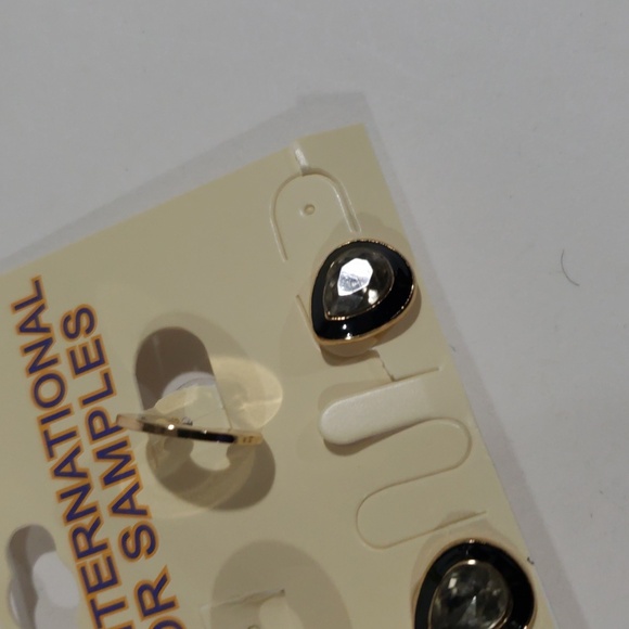 Elegant Set of 2 Gold tone Stud, Hoop Earrings - Stylish Women's Fashion Jewelry - Picture 5 of 9